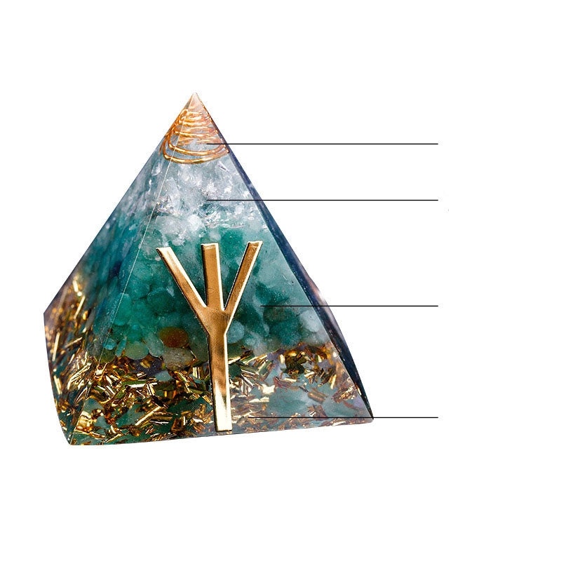 Minimalist Crystal Pyramid Ornament | Daily Indoor Home Decor