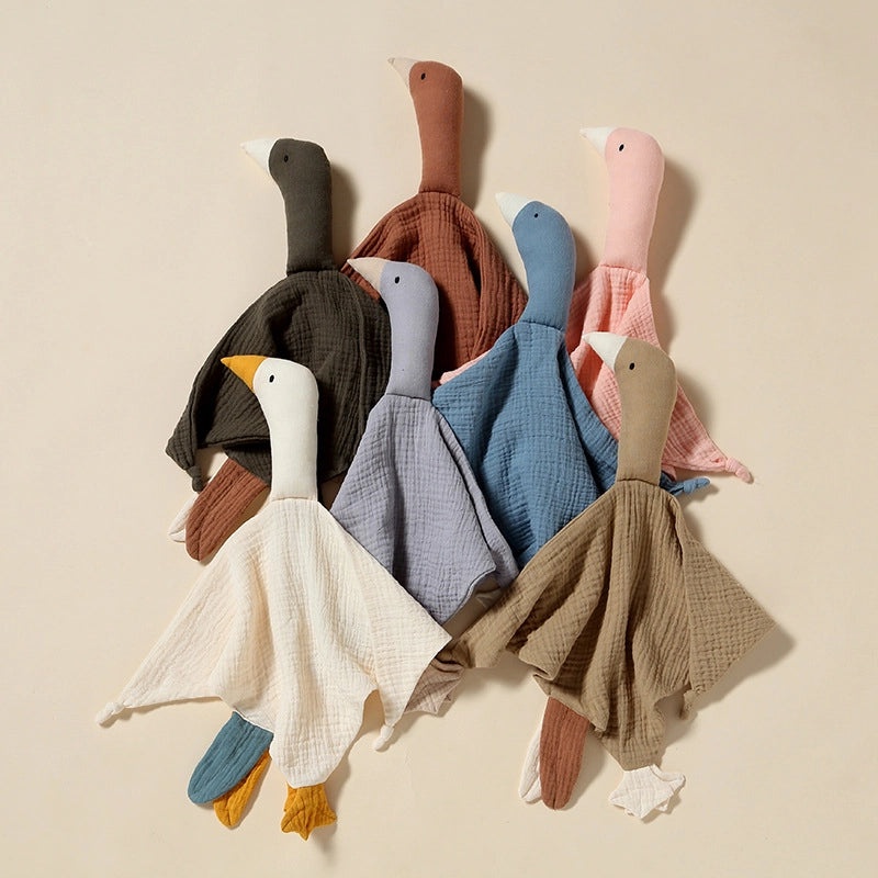 Wrinkled Cotton Gauze Baby Towel with Little Swan Hand Puppet | Baby Bedding & Bath Accessories