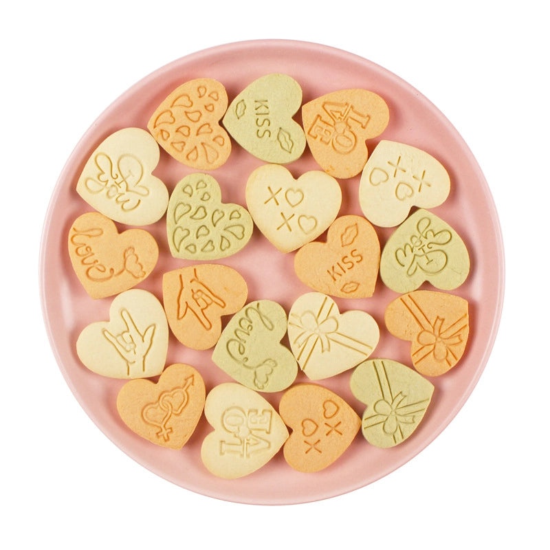 Valentine's Day Heart-Shaped Plastic Bakeware Set 10 Pieces | Kitchen & Dining