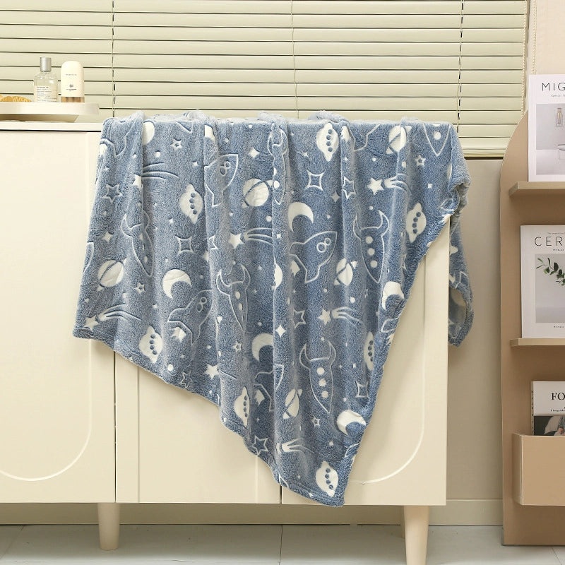 Adorable Dinosaur and Star Pattern Flannel Blanket for Cozy Bedding|Home & Living Bedding