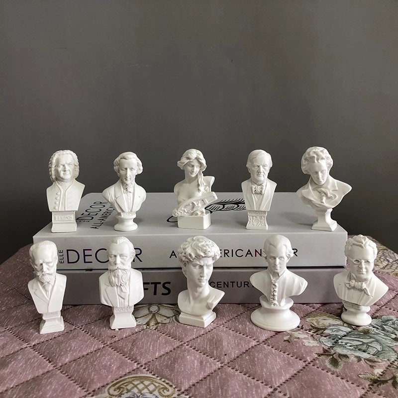 Set of 2 Nordic Human Figurine Resin Decor|Home Decor & Ornaments