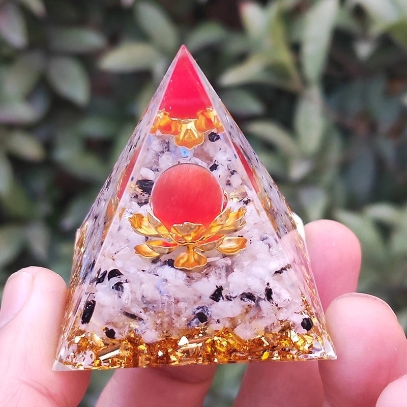 5cm Crystal Pyramid Resin Sculpture with Geometric Design for Home Decor|Home Decoration