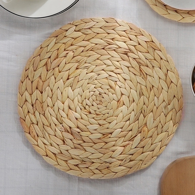 Vintage Style Solid Color Woven Water Hyacinth Placemat | Home & Kitchen Tableware
