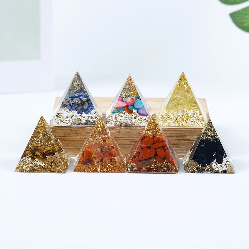 Minimalist Chinoiserie Triangle Resin Crystal Ornament|Home Decor & Decorative Accessories