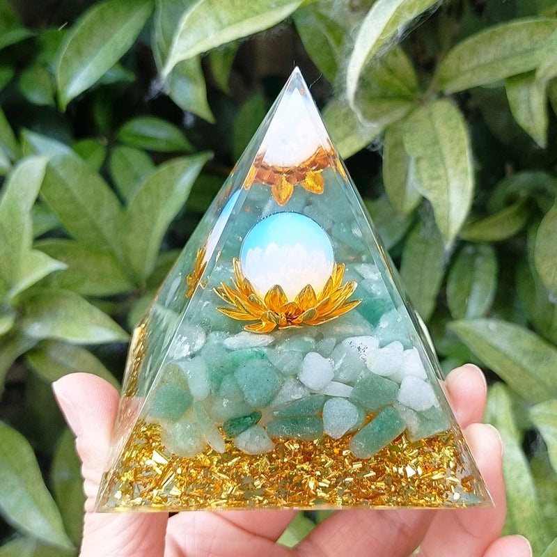 Classic Geometric Acrylic Crystal Pyramid Decor|Home Decor