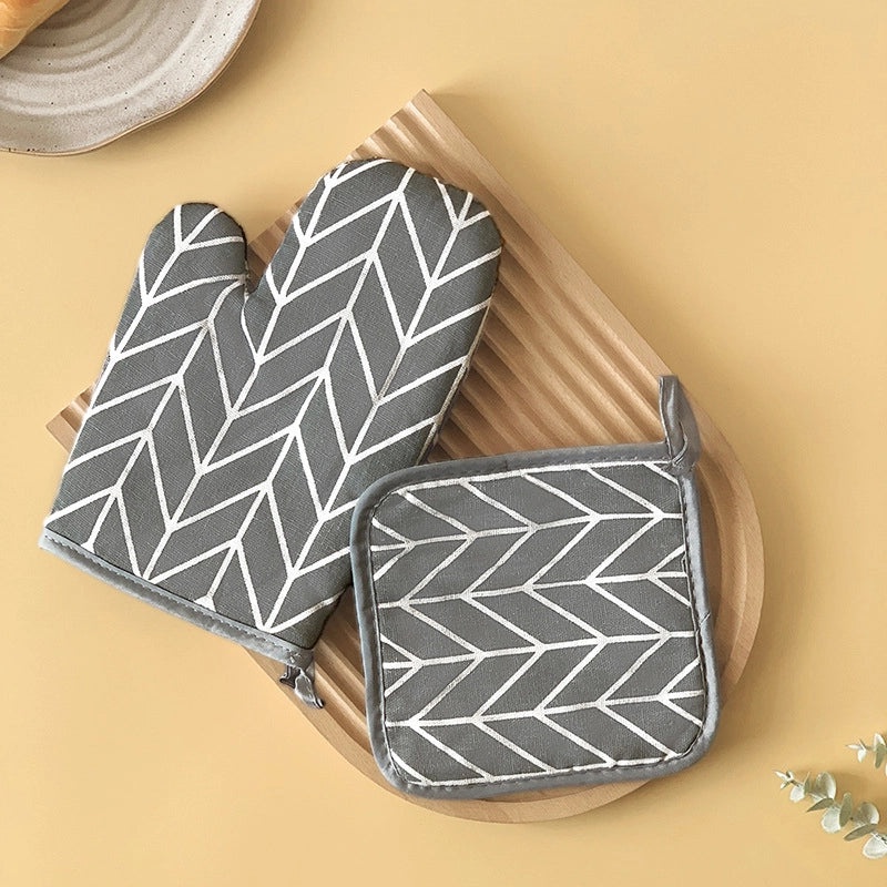 Cotton Heat Resistant Gloves with Minimalist Polka Dot Design|Kitchen & Dining Accessories