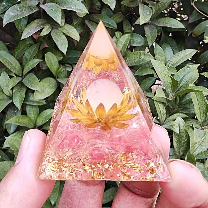 5cm Crystal Pyramid Resin Sculpture with Geometric Design for Home Decor|Home Decoration