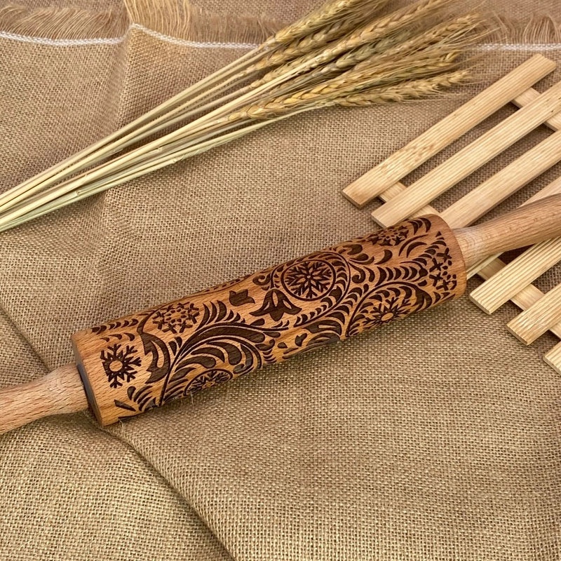 Christmas Retro Wooden Baking Rolling Pin Snowflake Rose Design