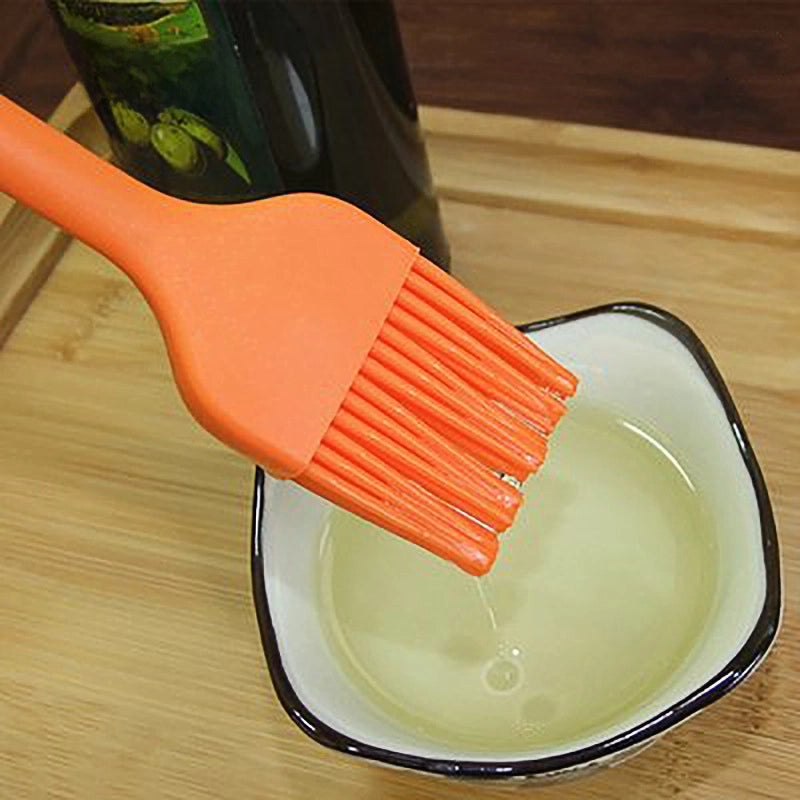 Integrated Silicone BBQ Oil Brush Small Size for Cooking and Seasoning | Kitchen Tools & Accessories