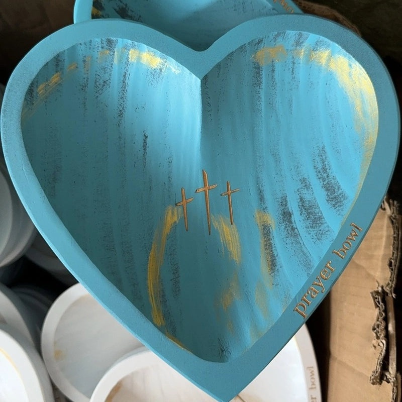 Minimalist Heart-Shaped Wooden Ornament | Home Decor