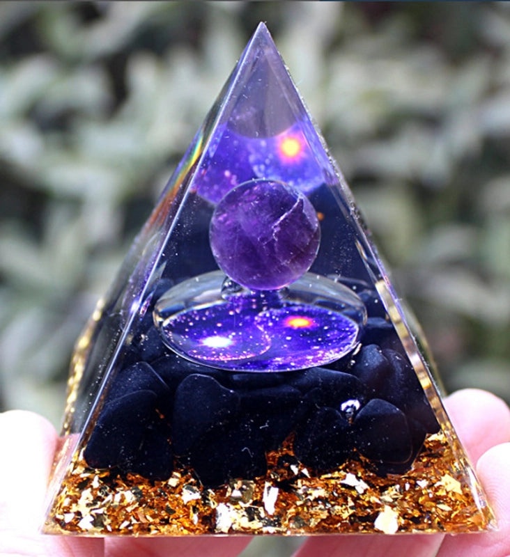 Minimalist Resin Crystal Pyramid Ornament|Home Decor Accessories