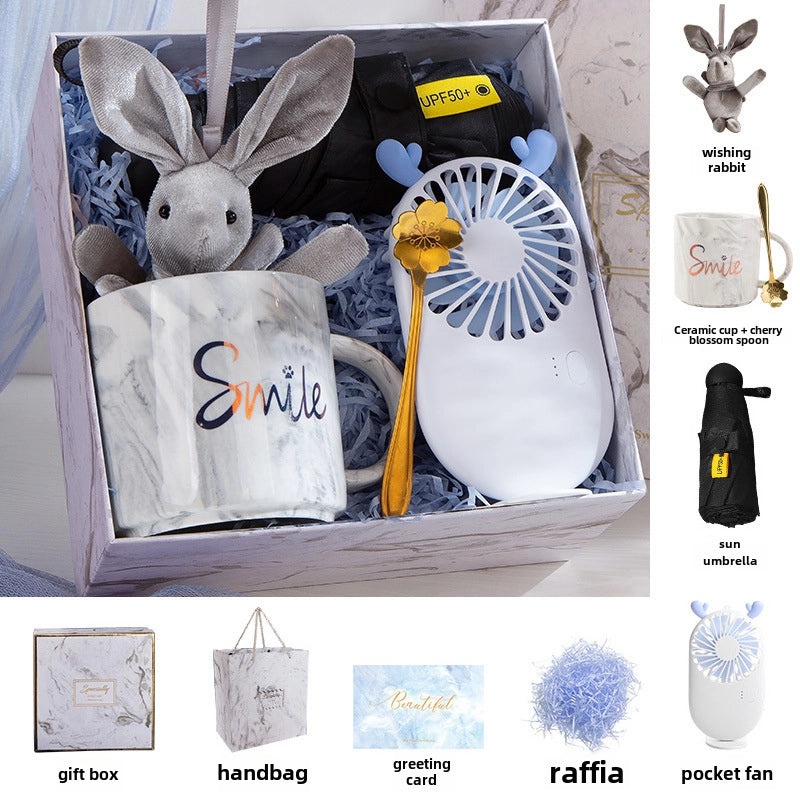 Holiday Ceramic Bear Towel with Handheld Fan and Cardboard for Christmas and Valentine’s Day|Seasonal Gift Sets