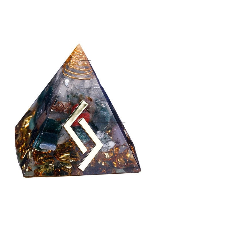 Minimalist Crystal Pyramid Ornament | Daily Indoor Home Decor