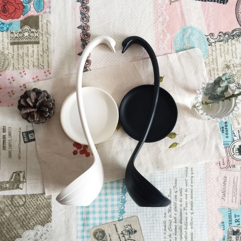 Minimalist Solid Color Plastic Spoon|Kitchen & Dining Utensils