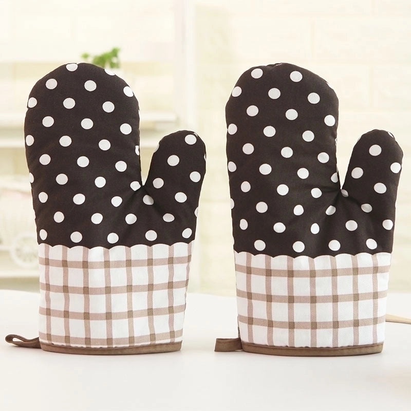 Cotton Heat Resistant Gloves with Minimalist Polka Dot Design|Kitchen & Dining Accessories