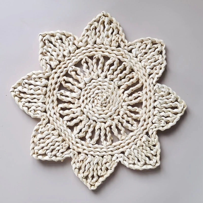 Hand-Woven Corn Husk Grass Flower Mat for Dining Table Insulation Coaster Pot Bowl Mat|Kitchen & Dining Accessories