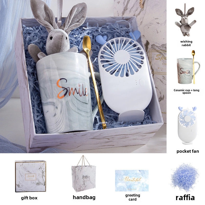 Holiday Ceramic Bear Towel with Handheld Fan and Cardboard for Christmas and Valentine’s Day|Seasonal Gift Sets