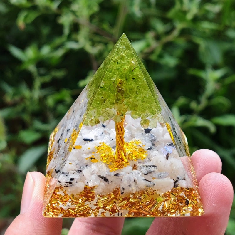 Crystal Ball Gravel Pyramid Resin Crafts Desktop Decoration Unique Station Ornament|Home Decor