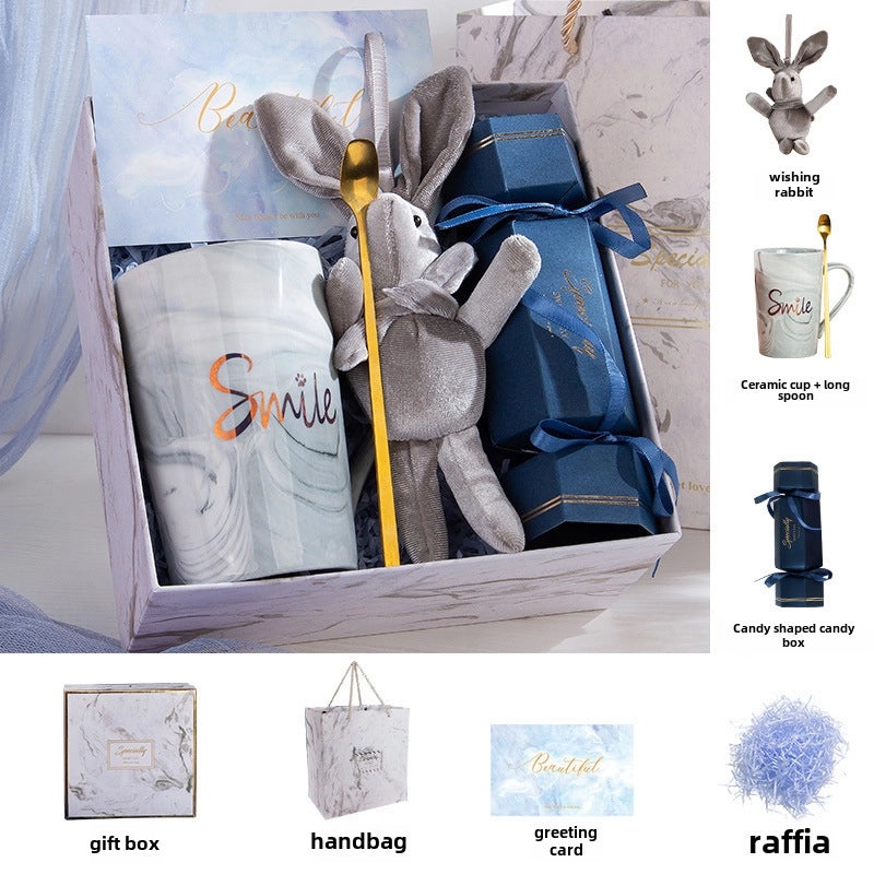 Holiday Ceramic Bear Towel with Handheld Fan and Cardboard for Christmas and Valentine’s Day|Seasonal Gift Sets