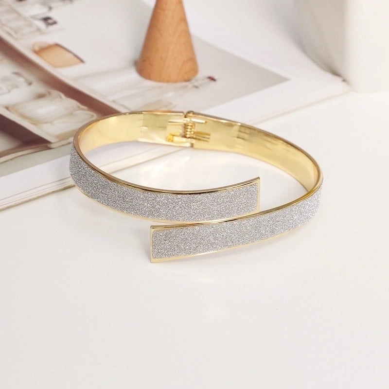 Stylish Geometric Metal Curtain Tieback Holder for Window Decor|Home & Living Accessories