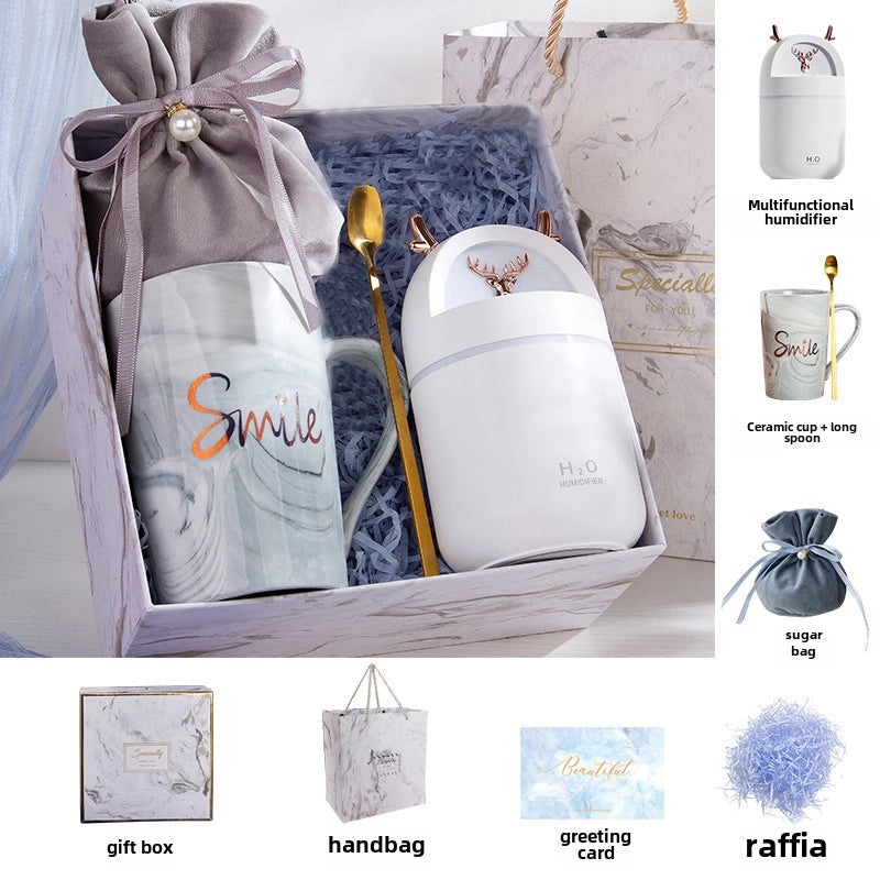 Holiday Ceramic Bear Towel with Handheld Fan and Cardboard for Christmas and Valentine’s Day|Seasonal Gift Sets