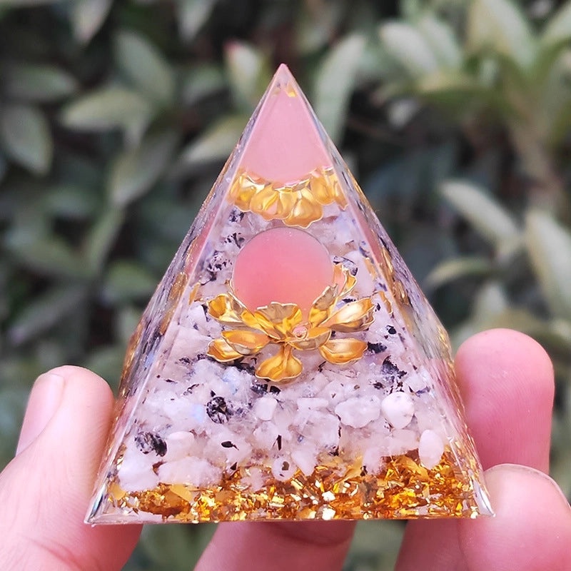 5cm Crystal Pyramid Resin Sculpture with Geometric Design for Home Decor|Home Decoration