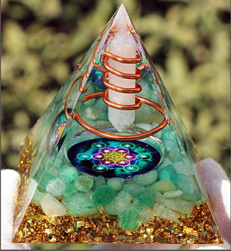 Minimalist Resin Crystal Pyramid Ornament|Home Decor Accessories