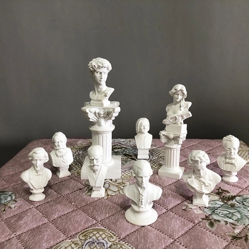 Set of 2 Nordic Human Figurine Resin Decor|Home Decor & Ornaments