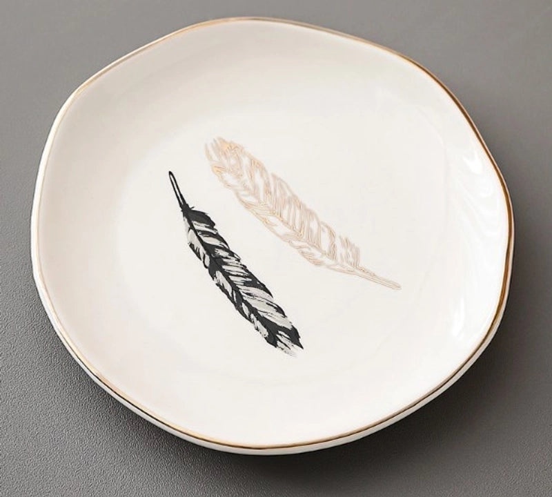 White Porcelain Heart-Shaped Plate with Letter Design - 1 Piece | Home Decor & Tableware