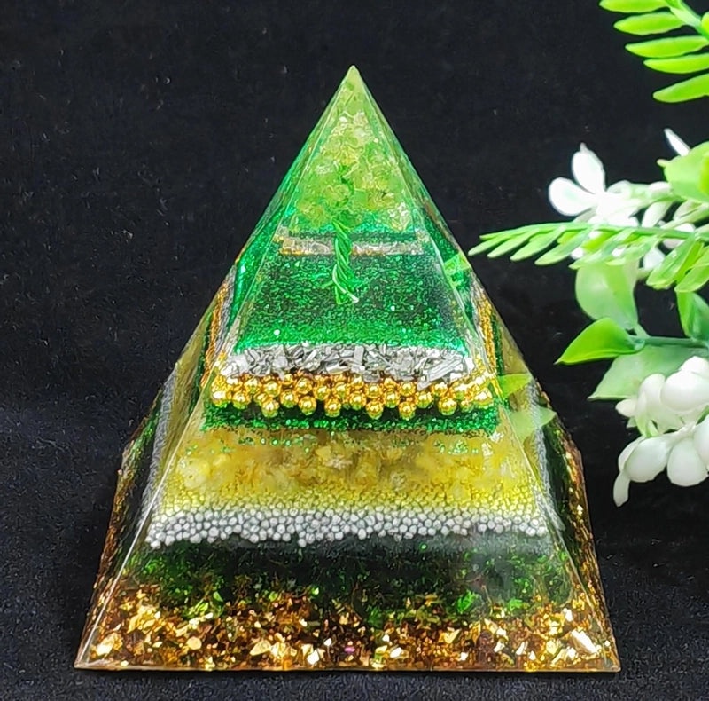 Classic Geometric Acrylic Crystal Pyramid Decor|Home Decor