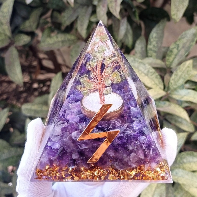 Classic Geometric Acrylic Crystal Pyramid Decor|Home Decor