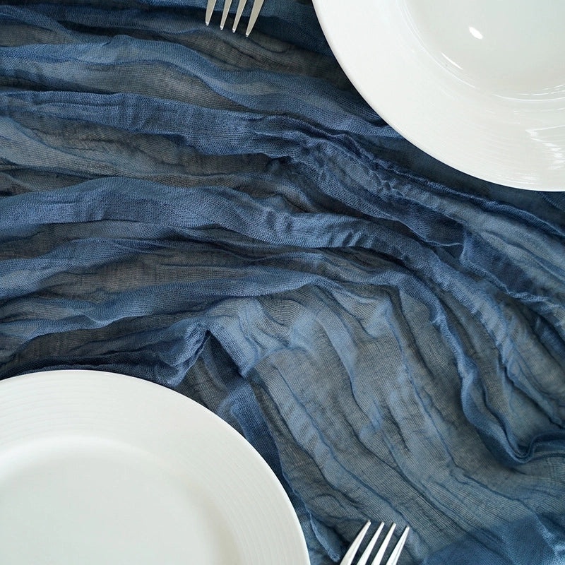 Elegant Vacation Table Runner in Solid Color Polyester|Home Decor Table Linens