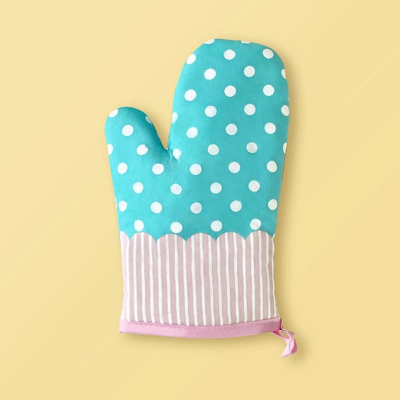 Cotton Heat Resistant Gloves with Minimalist Polka Dot Design|Kitchen & Dining Accessories