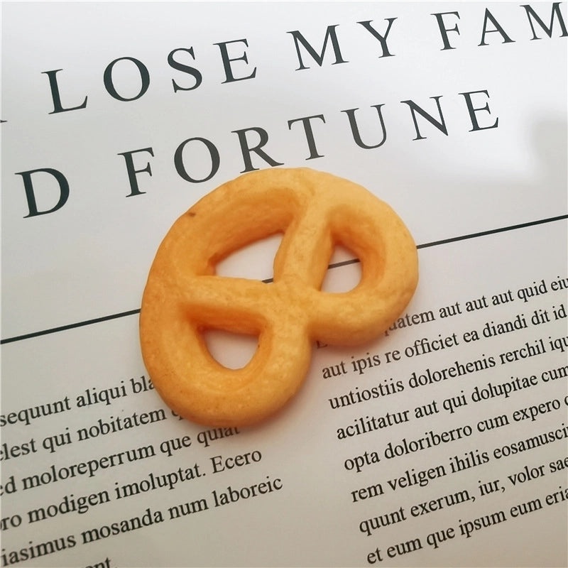 Adorable Pineapple Bread Cookie Fridge Magnet Made of Synthetic Resin|Home Decor & Kitchen Accessories