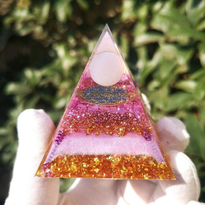 Elegant Triangle Crystal Pyramid Ornament|Home Decor Accessories