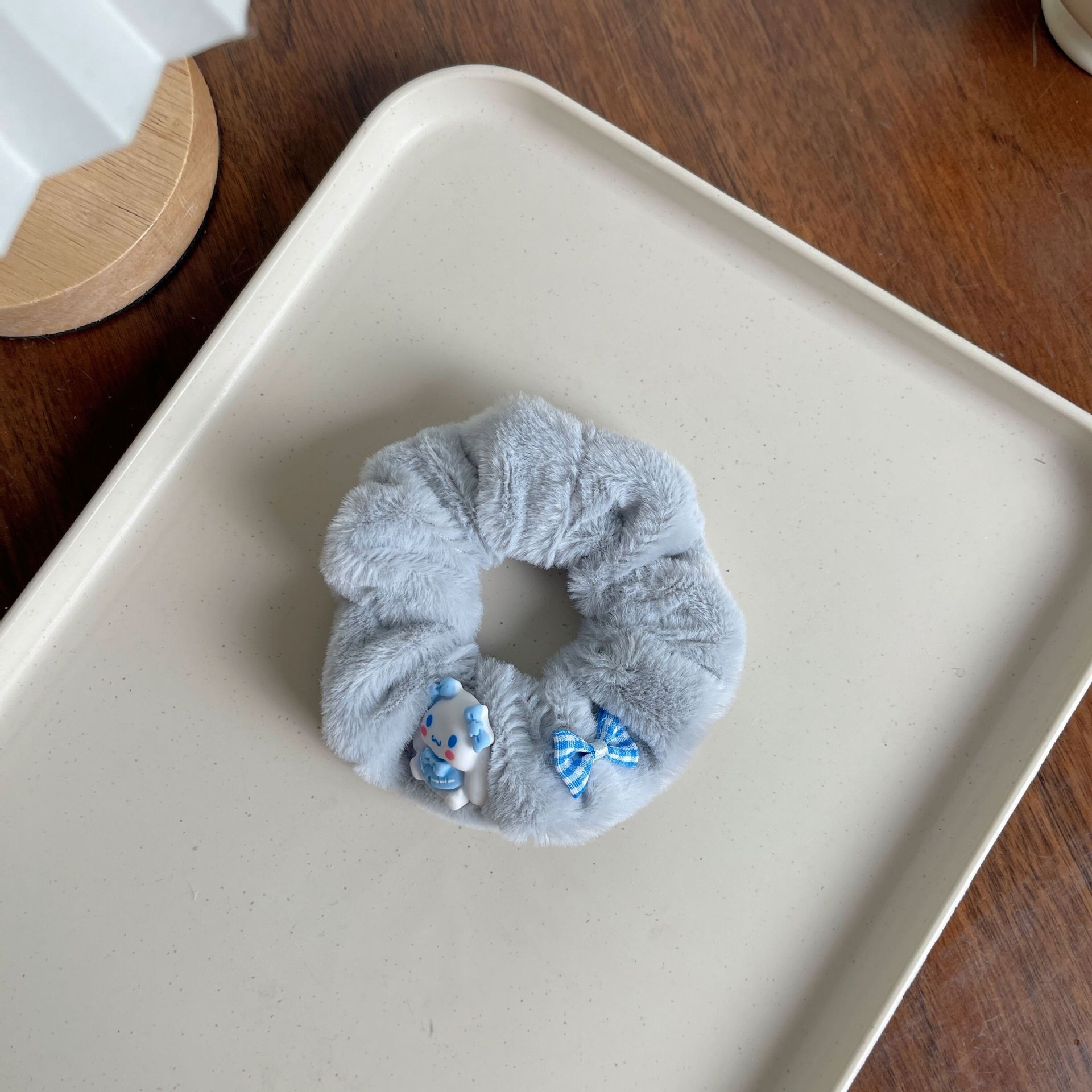 Women's Winter Daily Plush Scrunchie Hair Tie Ditsy Floral Pattern