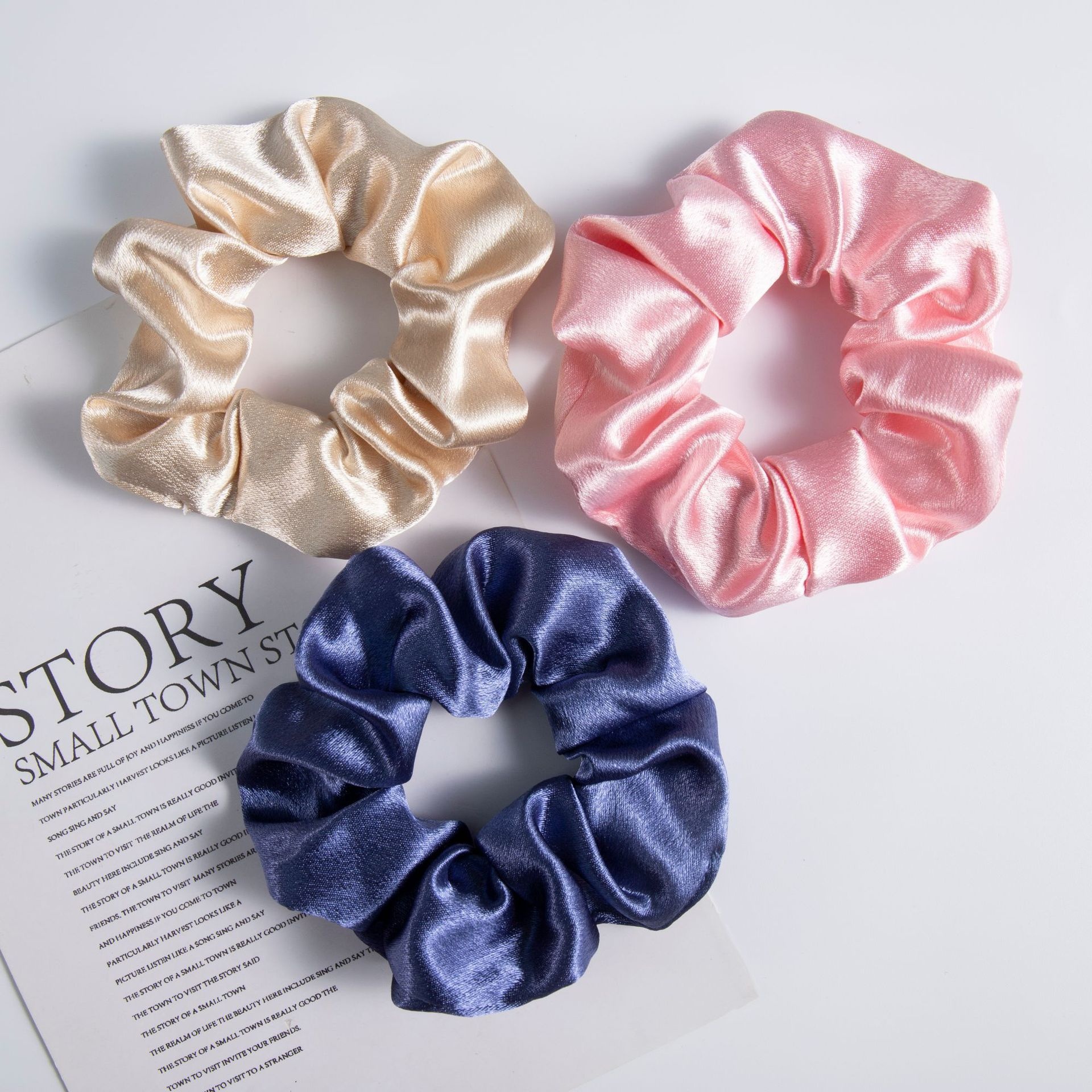 Women's Simple Retro Crystal Satin Scrunchie Hair Tie Solid Color