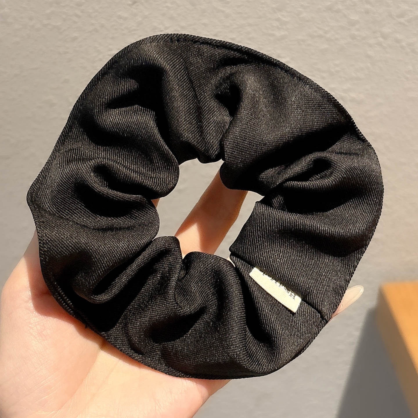 Women's Spring High-End Silky Pleated Pearl Streamer Large Hair Ring