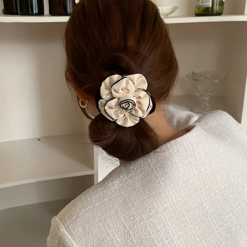 Women's Elegant Hair Tie Claw Clip Sweet Mountain Flower Horse Print