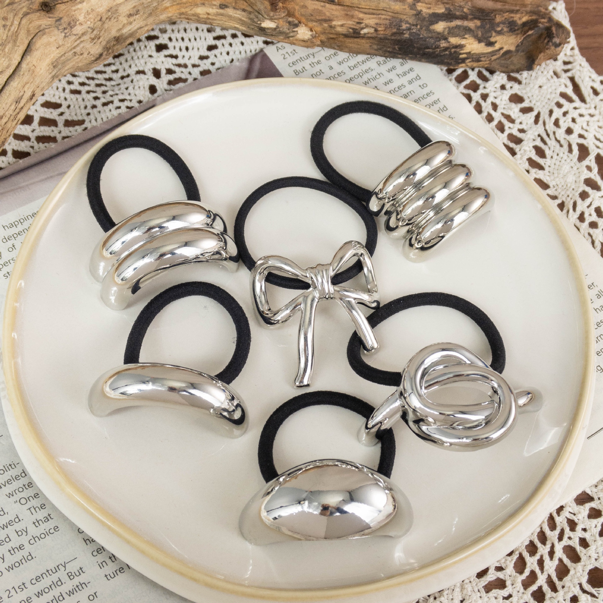 Women's Versatile Retro Alloy Elastic Hair Ties Round Cold Tone