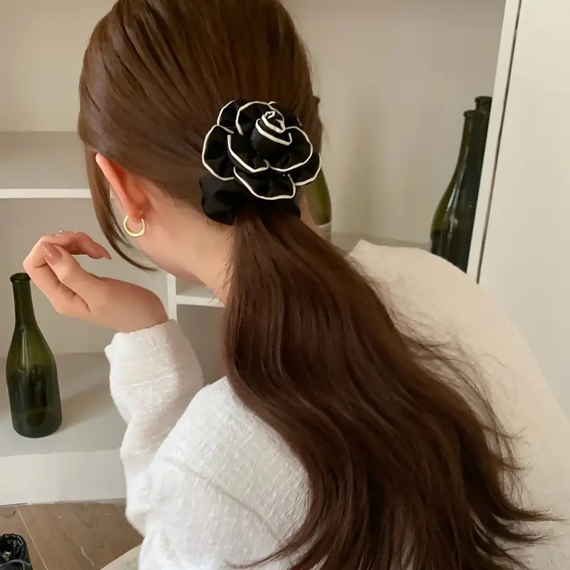 Women's Elegant Hair Tie Claw Clip Sweet Mountain Flower Horse Print