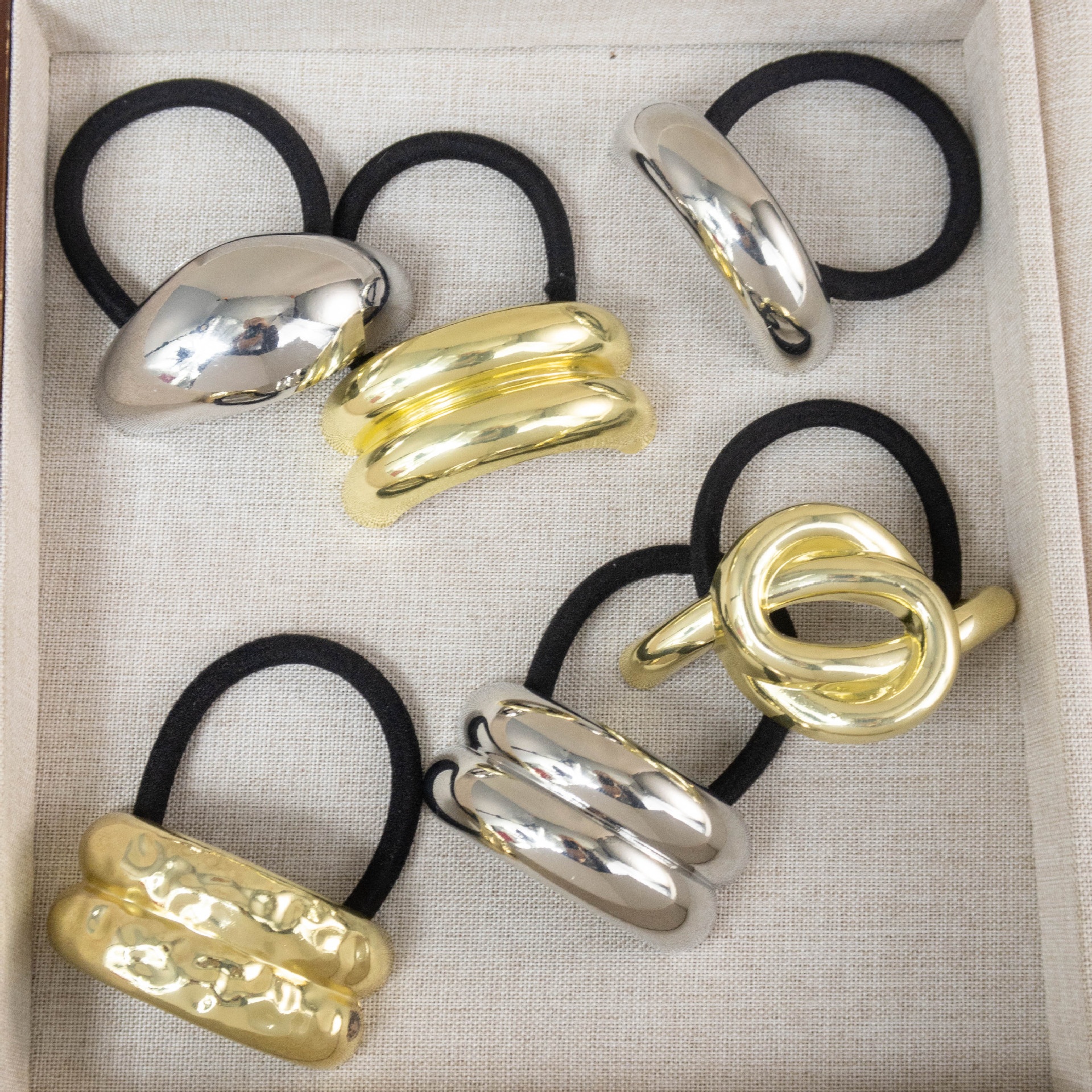 Women's Versatile Retro Alloy Elastic Hair Ties Round Cold Tone