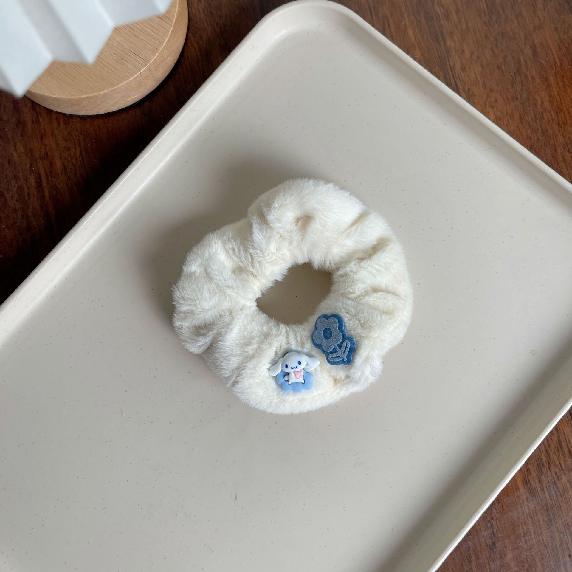 Women's Winter Daily Plush Scrunchie Hair Tie Ditsy Floral Pattern