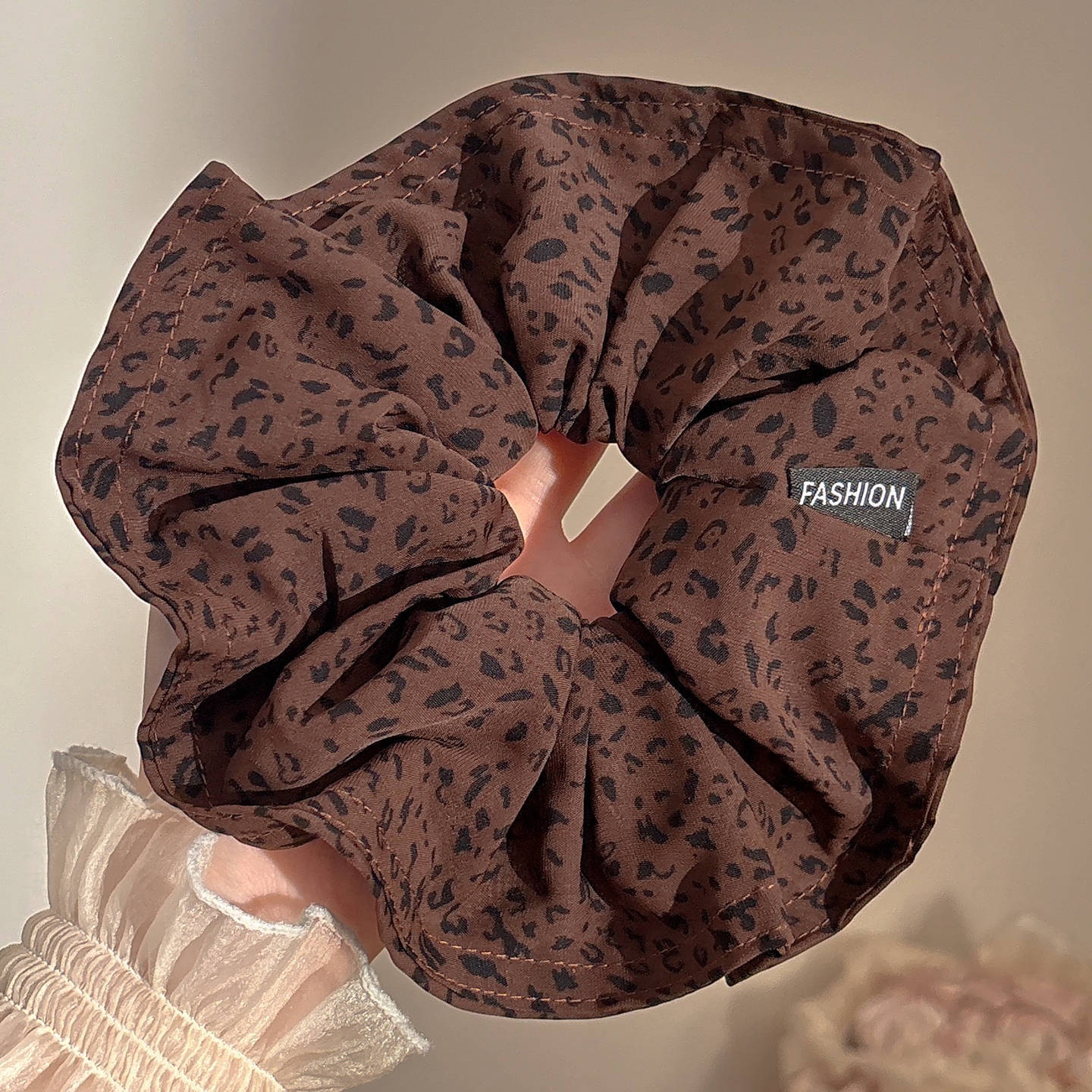 Women's Spring High-End Silky Pleated Pearl Streamer Large Hair Ring