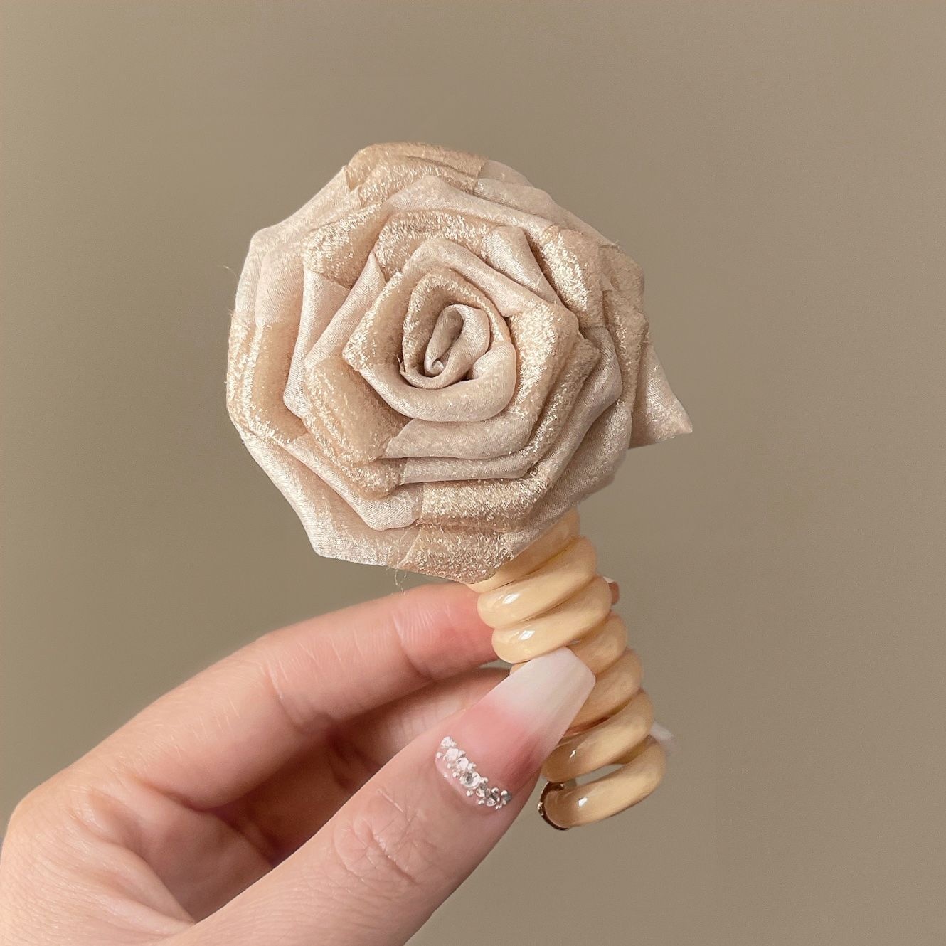 Women's Handmade Braided Telephone Line Hair Rope Dry Rose Flower