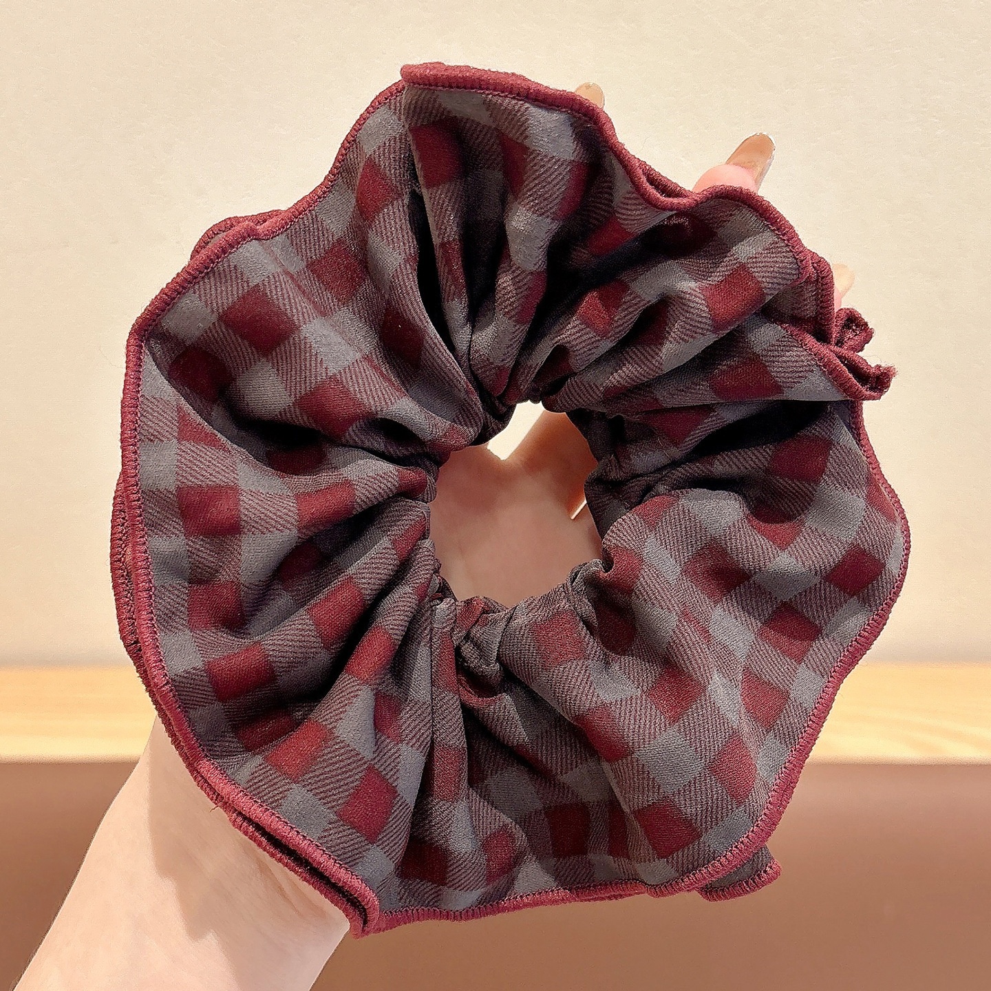 Women's Spring High-End Silky Pleated Pearl Streamer Large Hair Ring