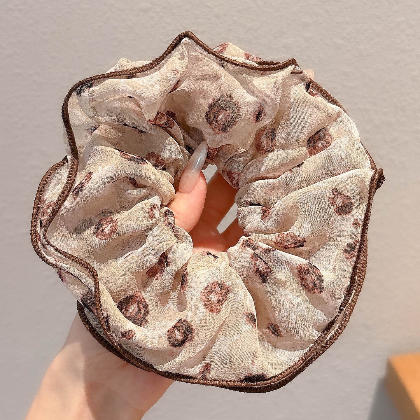 Women's Spring High-End Silky Pleated Pearl Streamer Large Hair Ring