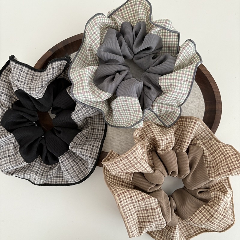 Women's Everyday Cloth Scrunchies Checkered Plaid Hair Ties In Black