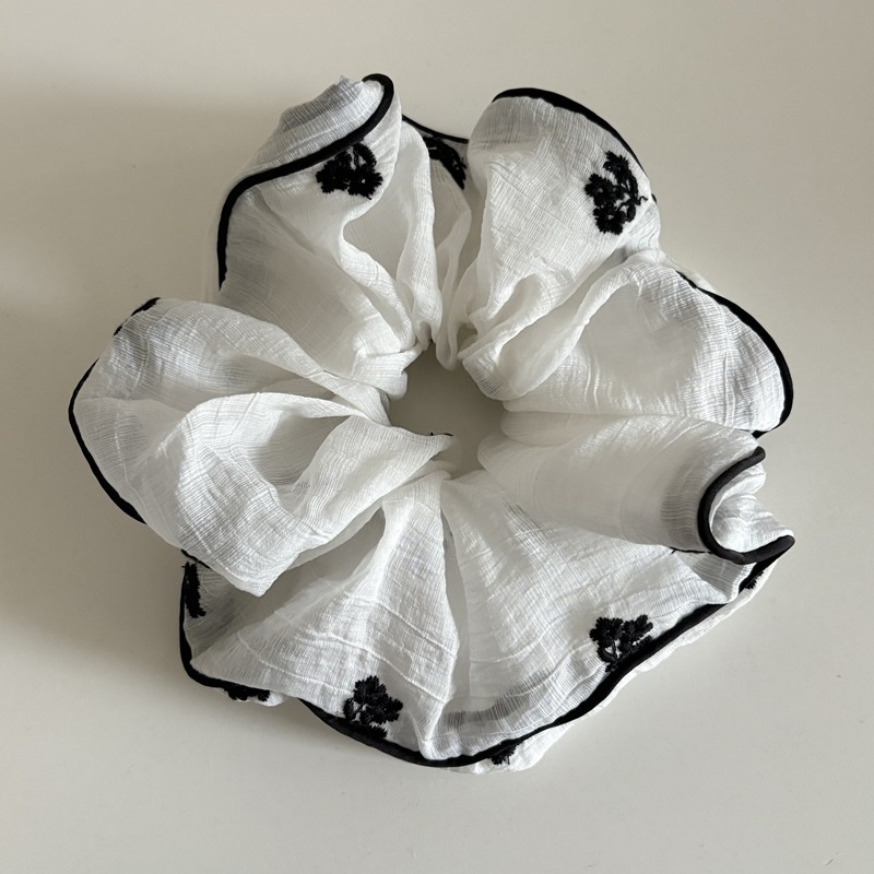 Women's Vintage Chinoiserie Flower Embroidery Cloth Hair Tie in Black