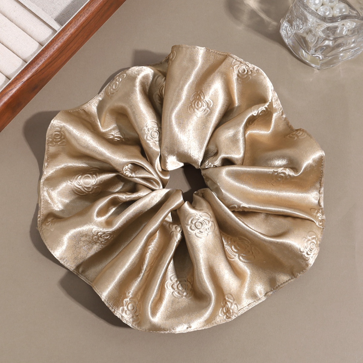 Women's Summer Retro Pearl Satin Hair Tie Beige Floral Pattern